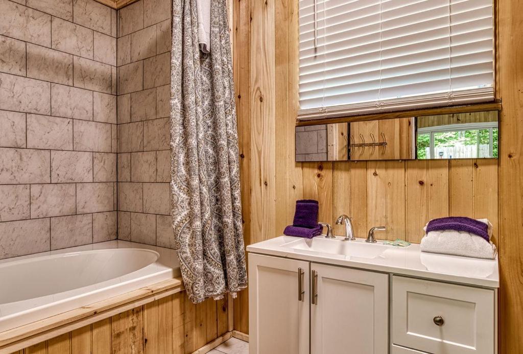 Black Bear Falls - With An In-Law Suite Gatlinburg Exterior foto